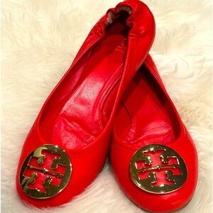 TORY BURCH red ballet flats, with gold emblem